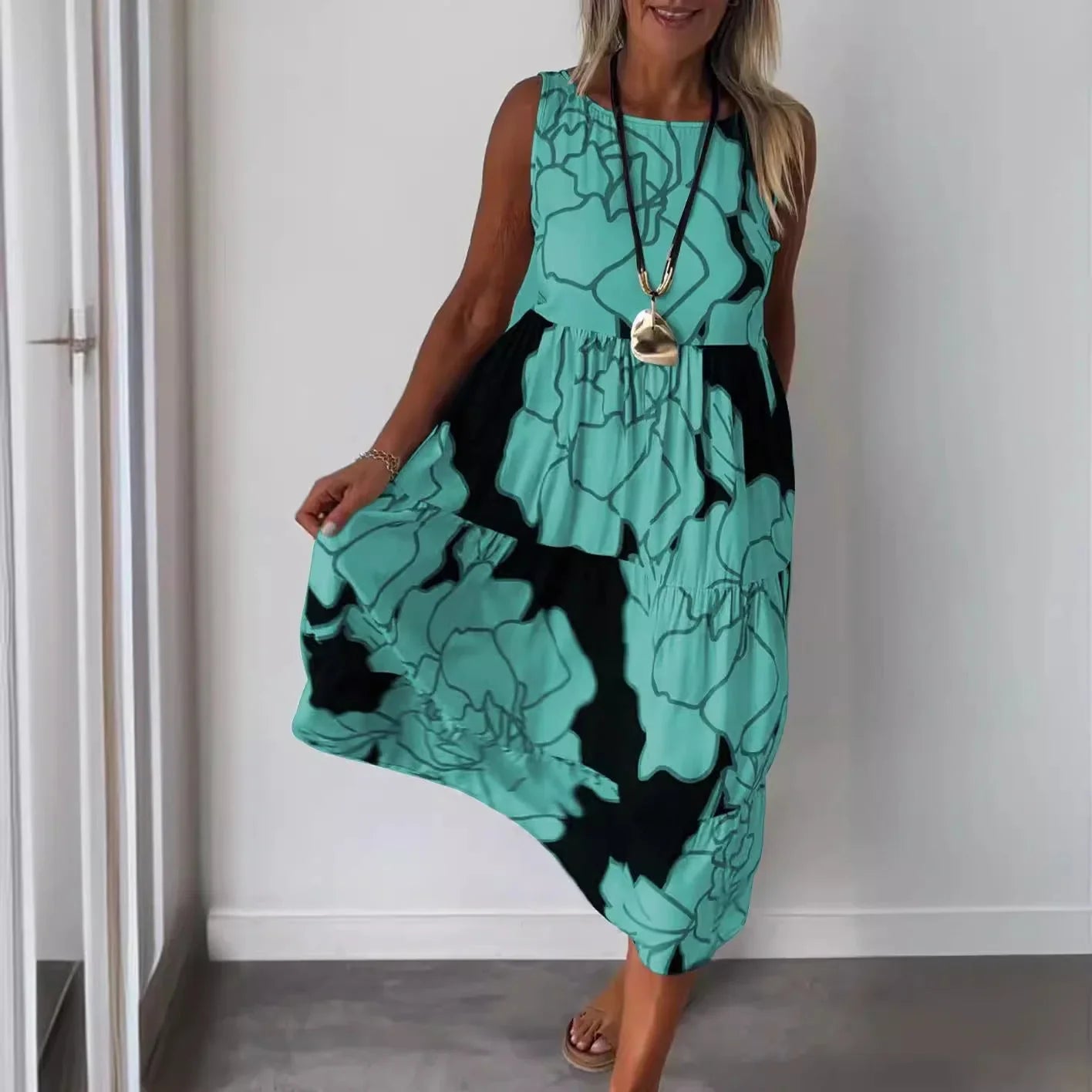 Sienna – Mouwloze Midi-Jurk met Bloemenprint